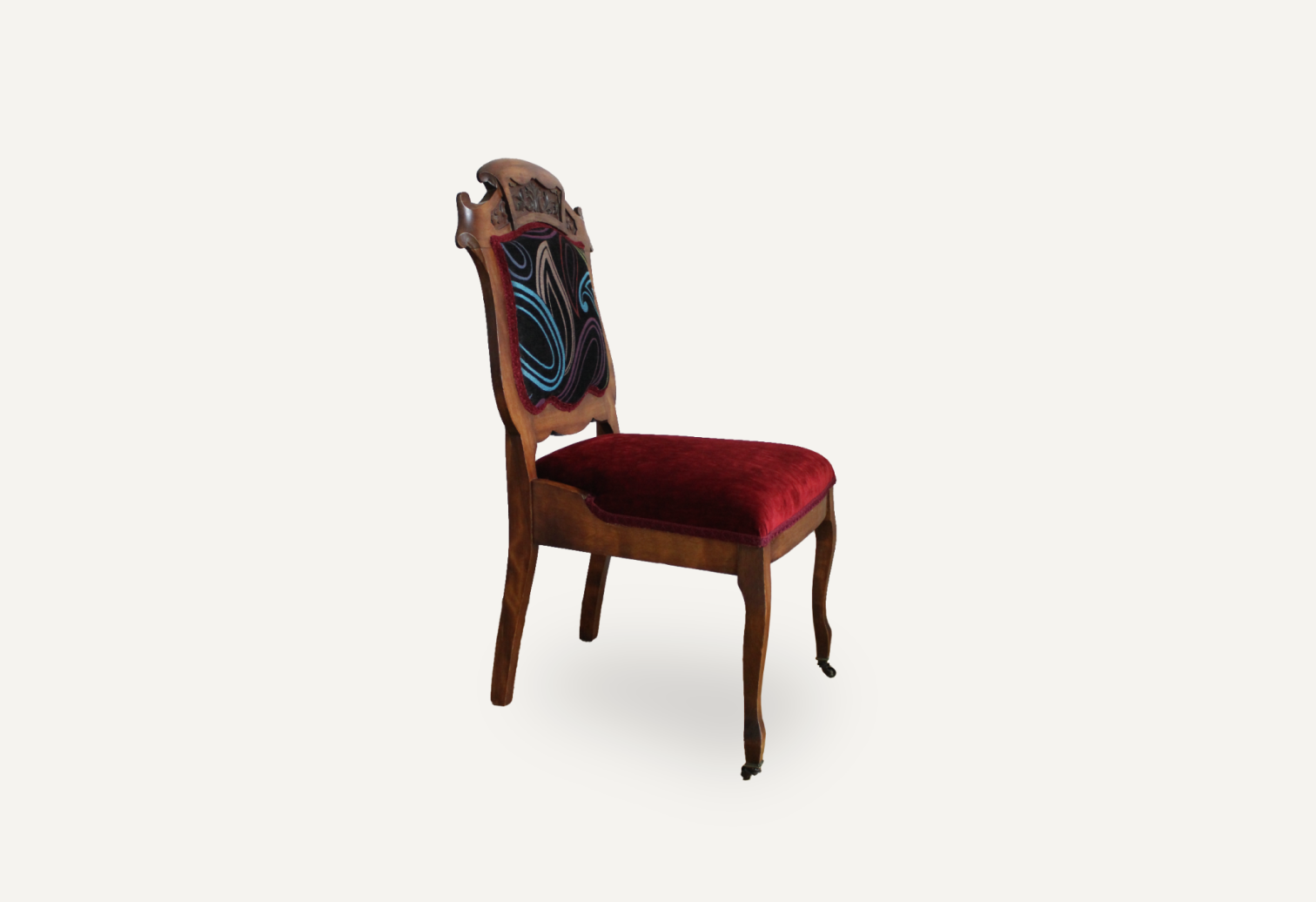 rembourrage deux chaises antiques en bois et recouvrement en velour