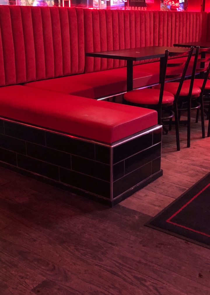 bar bench banquet red vinyle seat red channels