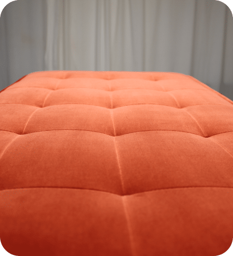 Gros plan sur un montant de couture avec effet gaufré